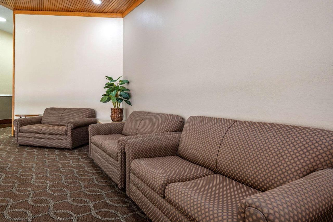 Econo Lodge Inn&Suites Lafayette Esterno foto